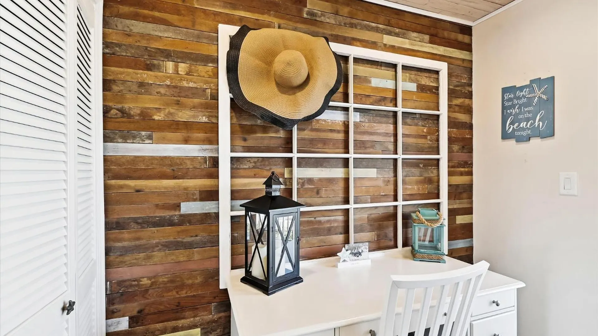 Apartment Sandprints A8- By Holiday Isle Properties Destin